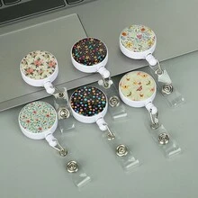 6入組可愛的花紋徽章卡卷繩、伸縮式證件掛繩,適用於護士、醫生、老師、學生及證件套、商務會議和辦公室等場合。尺寸為3.2*1.28英寸 - 彩色 - 查看 5