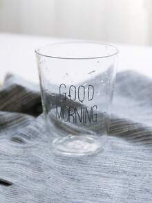 2入組容量400毫升透明玻璃杯,上面有黑色字母圖案,適用於家庭、辦公室、餐飲、餐廳、超市等場所飲用水、咖啡、牛奶、果汁等