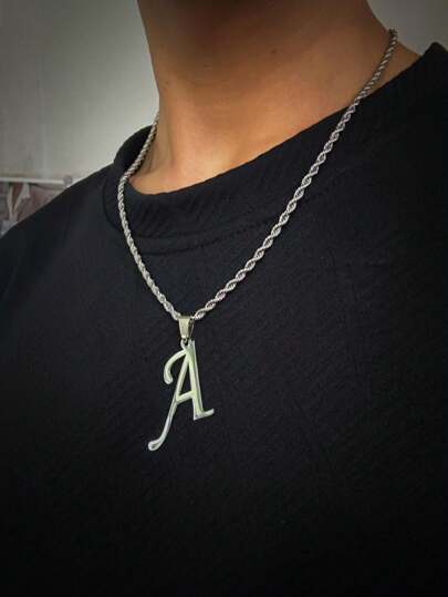 1入時尚字母細節鈦鋼毛衣鏈男女適用,日常穿著