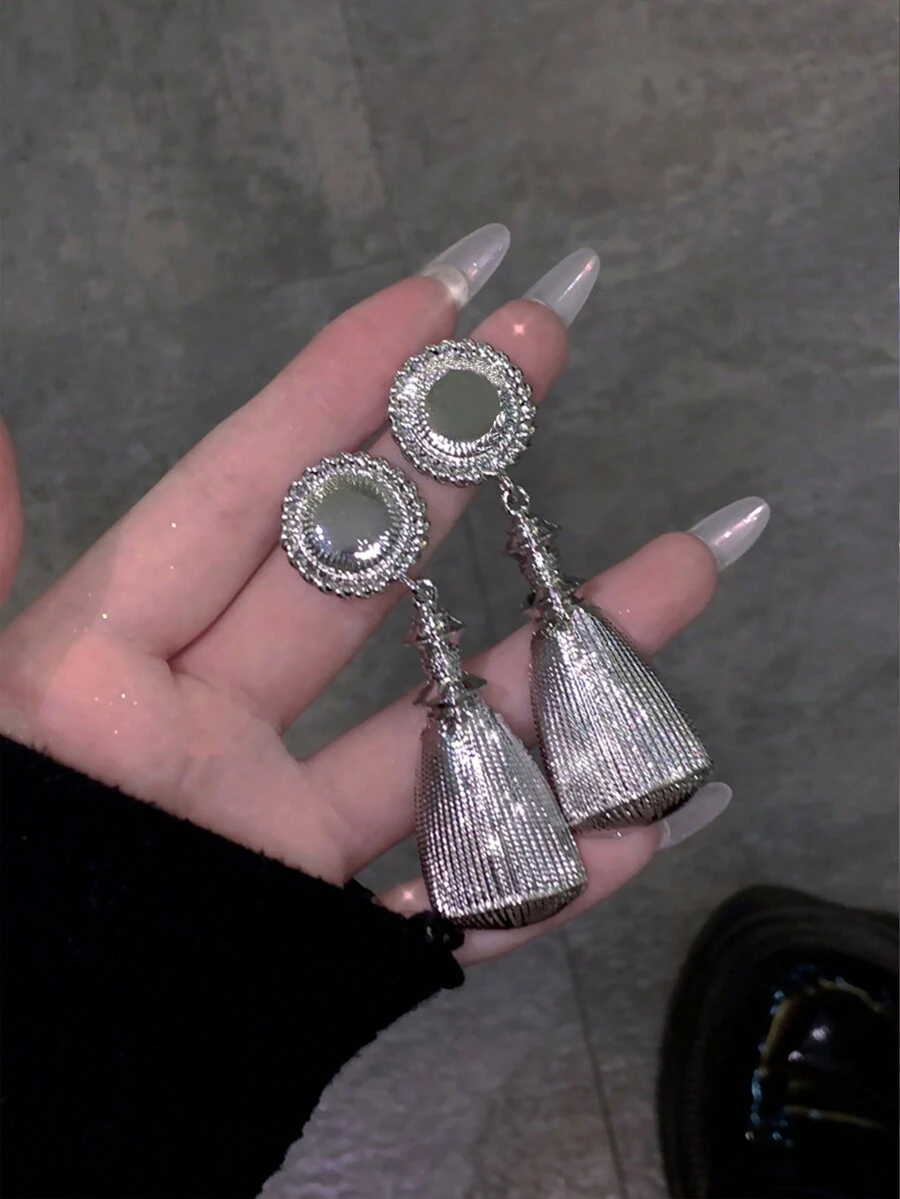 MESTILO 1雙誇張金屬質感城堡形耳墜合適的適用於女性日常穿著 - 銀色 - 查看 1