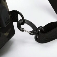 1個綠色迷彩尼龍多功能路亞釣魚配件包戶外運動釣魚背包飛餌收納袋