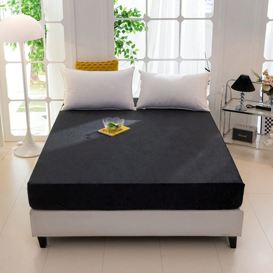 1 tấm ga trải giường màu trơn, mềm mại, thoải mái, kết cấu mịn, chống trượt. Vỏ bọc giường nhung polyester nhung lông màu xanh rêu hiện đại, thân thiện với da, thoáng khí, ấm áp, quấn 360 độ, không có chất làm sáng quang học, thích hợp để ngủ nude, vỏ bọc nệm vừa vặn đơn giản, tấm bảo vệ nệm, vỏ bọc chống bụi, lý tưởng để làm quà tặng cho cha mẹ, gia đình và bạn bè vào các ngày lễ và buổi họp mặt, hoặc làm quà tặng dệt may gia dụng (không bao gồm vỏ gối), hoàn hảo cho Halloween, quà tặng Giáng sinh - Màu đen sang trọng - Xem 1