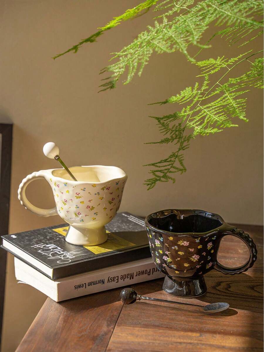 Pequeña Taza De Cerámica Con Diseño Floral - Negro - Ver 1