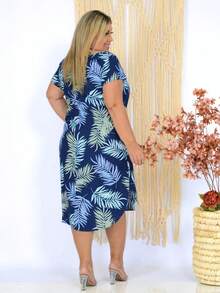 VESTIDO MIDI VISCOSE ESTAMPADA COM BOLSINHO, MANGA JAPONESA E DECOTE CANOA