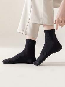 1pc Ladies' Mid-calf Pure Black Socks Suitable For Daily Wear In Autumn And Winter - Black - View 3