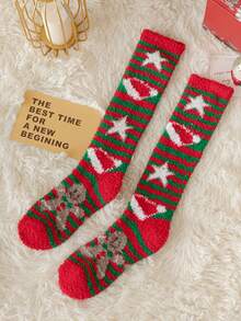 秋冬聖誕主題中筒襪,以聖誕樹、聖誕老人、雪花和地板襪為特色,適用於休閒和街頭穿搭