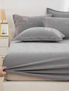 New Arrivals A-Grade Soft And Skin-Friendly 150g Twill Warm Skin Cloud Satin Bedding Set (3pcs) - grey - View 2