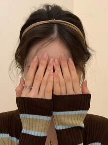 1入女士奶咖啡色細體蝴蝶結pu皮頭帶,時尚優雅氛圍,適用於日常穿著、洗臉、化妝、配搭衣服和配件、做頭髮等