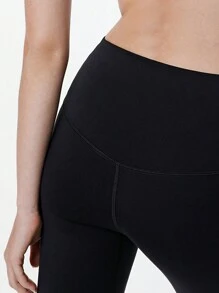 HOTSUIT 印字修身瑜伽健身舞蹈小腳緊身褲，提升貼合度 - 黑色 - 查看 4