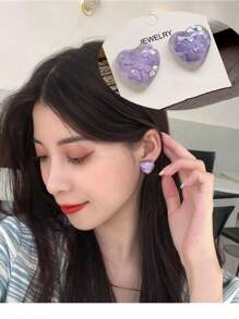 1對紫色心型耳環,獨特設計,簡單而優雅,適合女性日常佩戴,甜美可愛,校園風耳飾
