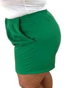Short Casual em Alfaiataria Plus Size Feminino Meia Coxa Sólido