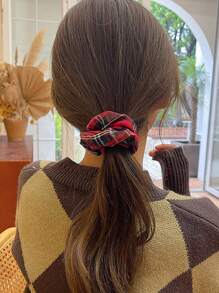 7件套女士红色调毛绒兔毛纯色简约厚实发圈套装，适合日常佩戴、化妆和搭配休闲服饰，兔耳朵发圈，蓬松发绳，马尾辫发饰，弹性发带，美发家居饰品 - 紅色 - 查看 3