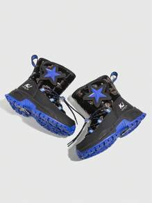 一雙藍色戶外運動風格溫暖雪地靴,鞋底帶有防滑釘,適用於寒冷冬季男童 - 藍色 - 查看 7