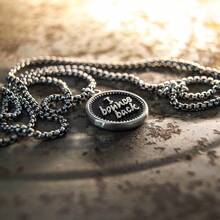 1條時尚不鏽鋼盒鏈項鍊,配以25*25毫米復古圓形指南針設計吊墜,黑色裝飾,適用於女性/男性 - 復古銀色 - 查看 3