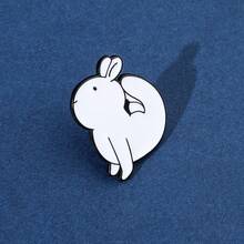1隻有趣俏皮的兔子金屬彩繪胸針，卡通可愛的小白兔瑜伽最好的朋友徽章飾品，禮品