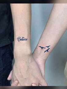 極簡風格字母、海鷗、羽毛和草本設計的女孩臂部防水臨時刺青貼紙,可持續7-14天 - 藍色 - 查看 1