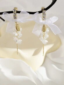 1pair White Ribbon Bow & Jewel Clip-on Earrings, Fashionable Design Suitable For Girls Without Pierced Ears - White - View 2