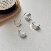 S925純銀簡約拱形紋理磨砂耳釘,韓國時尚個性化耳飾 - 銀色 - 查看 3