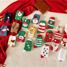 1件聖誕圖案珊瑚絨中筒袜,適合女士們穿著參加聖誕派對或穿在冬天