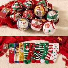 1件聖誕圖案珊瑚絨中筒袜,適合女士們穿著參加聖誕派對或穿在冬天