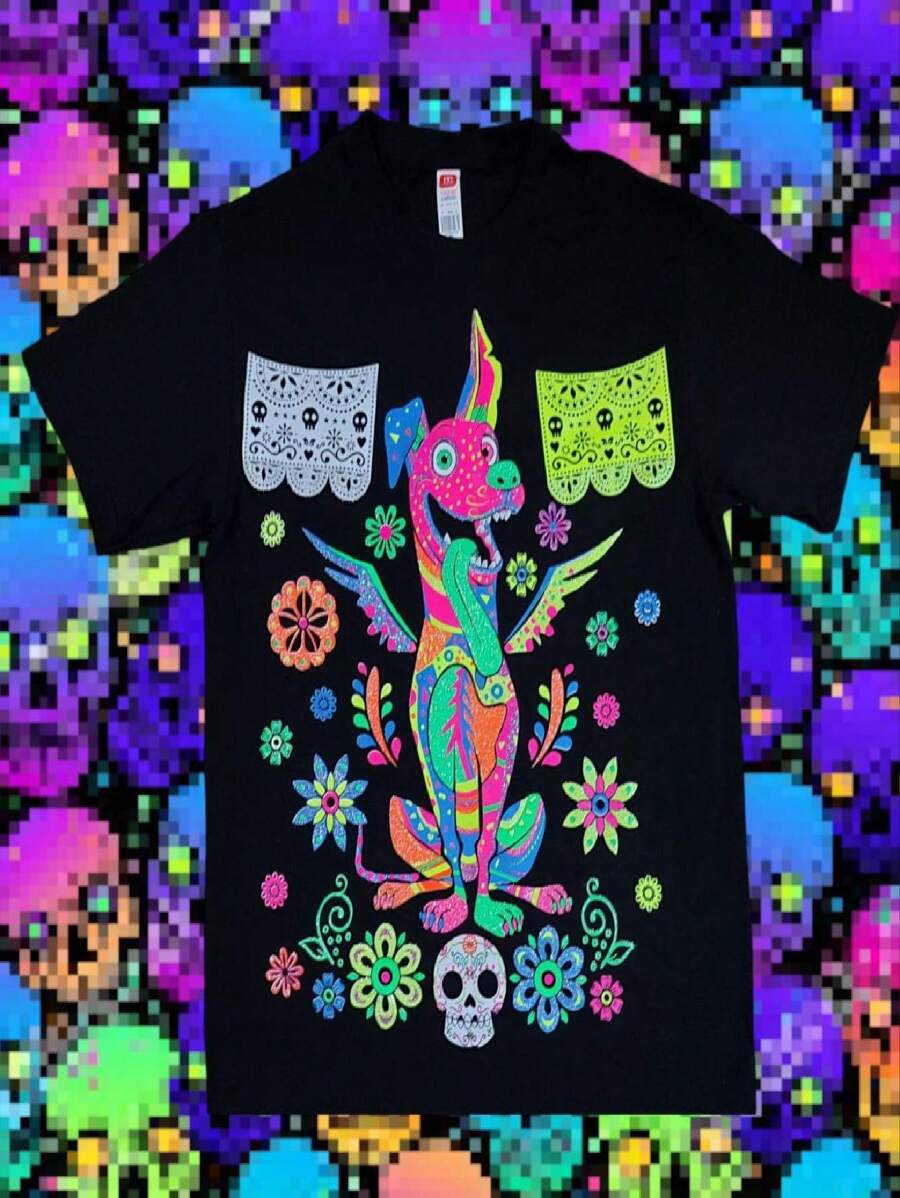 Camiseta Unisex Alebrije perrito con alas. Diseño en serigrafia neón que resplandece en la luz azul o luz UV. Para festejo de día de muertos o halloween. - Negro - Ver 1