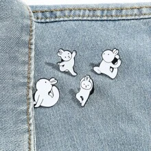 1隻有趣俏皮的兔子金屬彩繪胸針，卡通可愛的小白兔瑜伽最好的朋友徽章飾品，禮品