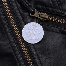 1入創意卡通可愛的幾何圓形字母金屬胸針,合金卡通可愛的小鳥裝飾針,假日裝飾裝飾護徽,送予女士和女孩的假日禮物