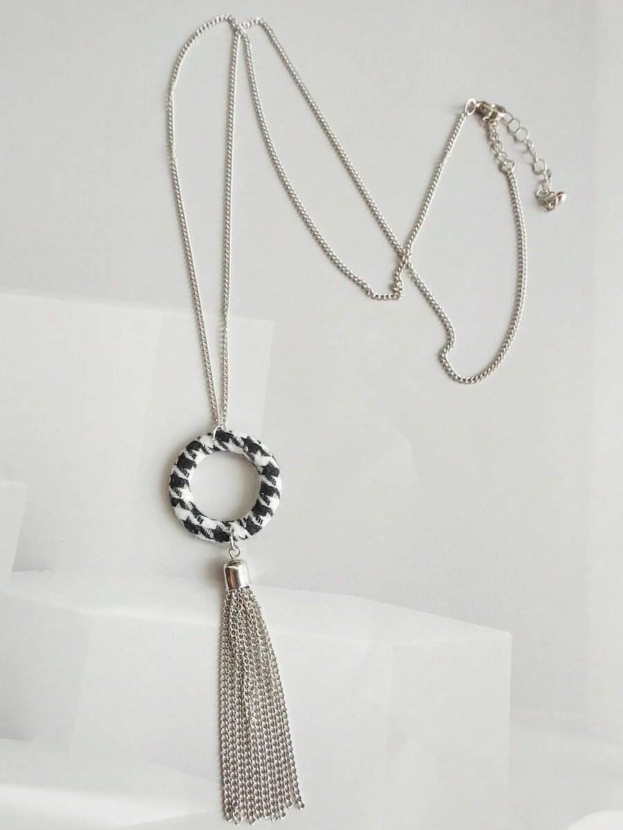 Fashionable & Versatile Women's Long Sweater Chain - Black and White - View 1