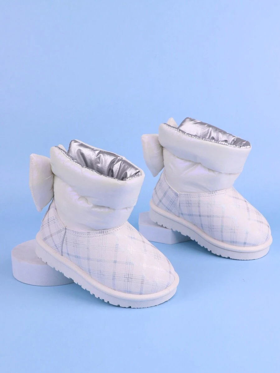 1 双银色女童雪地靴，适合 2023 年冬季，保暖、防水、舒适、厚实且带有保暖内衬