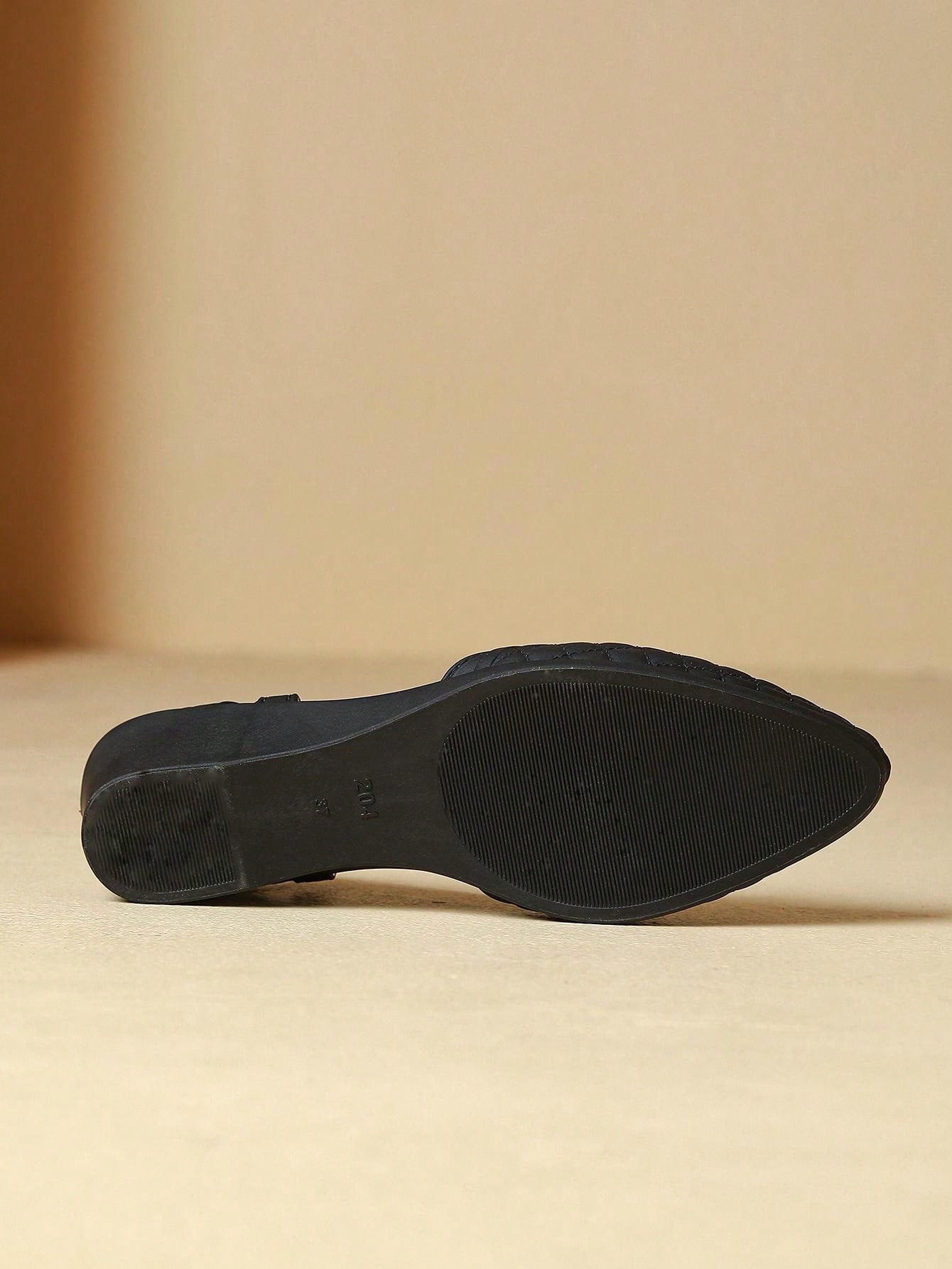 pointed toe high heel pumps