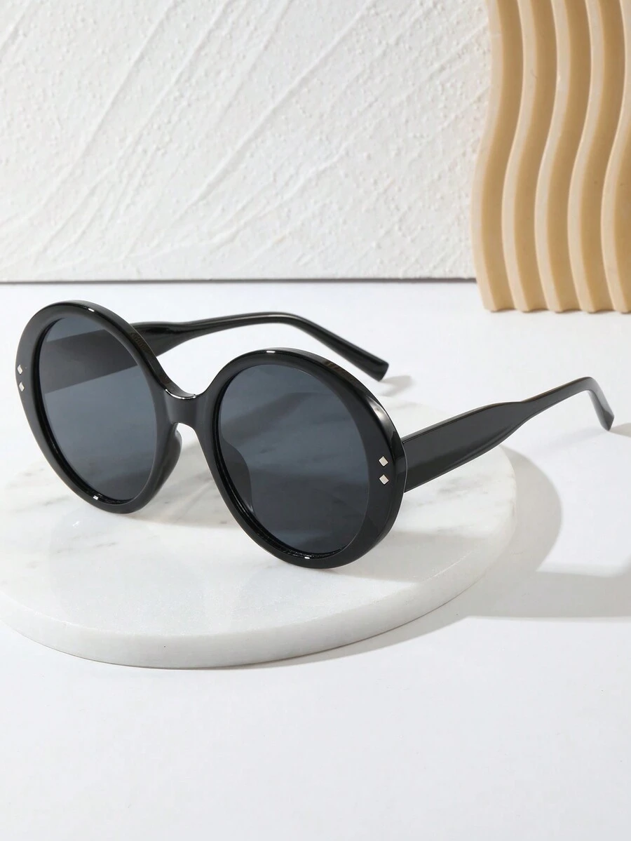 1 对女士灰色镜片黑框圆形时尚眼镜，带铆钉装饰，时尚 Y2k 风格，适合日常佩戴、驾驶、海滩、旅行、街头摄影、派对、时装秀