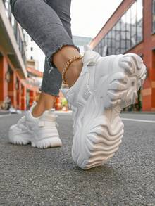 四季款女鞋,防滑透氣網面低幫圓頭厚底厚底運動鞋女士綁帶輕便休閒運動鞋 - 白色 - 查看 3