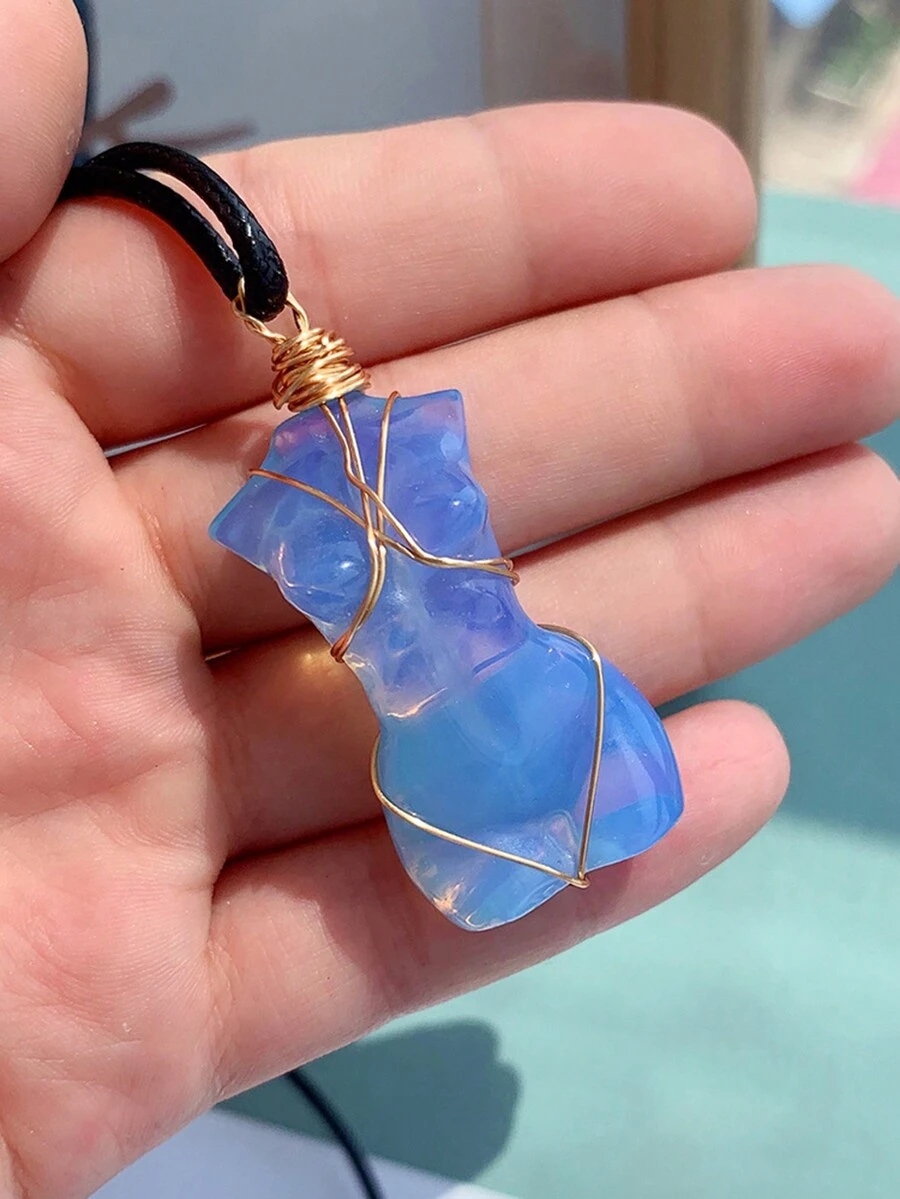 1件歐美風格的天然水晶女性模型雕刻吊墜手工編織黃金皮繩項鍊,女士禮物派對佩戴