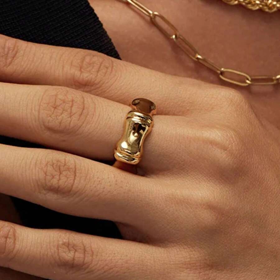 1pc Minimalist Gold Metal Lips Design Copper & Cubic Zirconia Inlaid Open Ring For Women, Punk Style Fashion Accessory For Festival Gift - Black - View 1