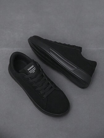 ミニマリストデザインの無地フラットシューズ メンズキャンバスシューズ (1サイズ小さめ)