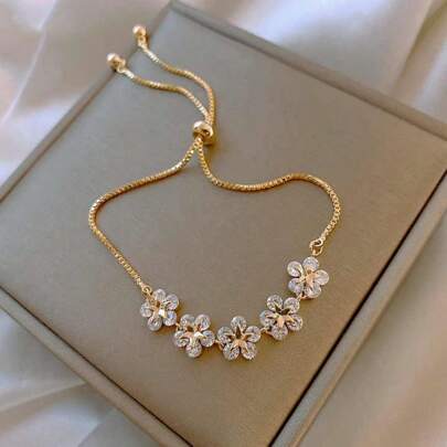 Brazaletes encantadores con flor, corazón, mariposa y estrella enchapados en oro con cristal y circonita como mejor regalo para amigos, parejas, Día de San Valentín, mamá, madre, Día de la Madre