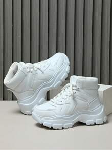 時尚舒適的白色休閒鞋,適合任何場合。 簡單、舒適、耐用,是學生和滑板愛好者的完美選擇 - 白色 - 查看 4