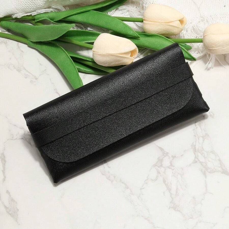 1個黑色可攜式時尚防壓皮革眼鏡盒,適用於日常使用,旅行,派對等場合。