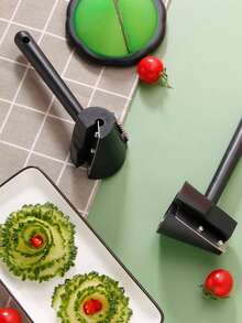 Spiral Flower Curler - Green - Green - View 1