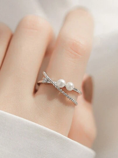 1只極簡 & 精美的雙層十字假珍珠開放式銀色戒指