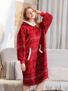 Una Bata De Dormir Para Mujer Con Capucha De Lana De Cordero De Coral De Navidad Roja Con Bolsillo Y Diseño De Parche De Piel Sintética Gruesa - Rojo - Ver 4