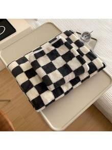 Black And White Checkered Bath Towel & Hand Towel Set - Black and White - View 1