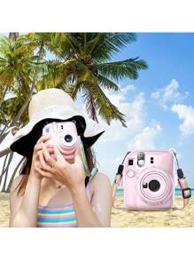 适用于 Insta X Mini 12/Mini 12 相机的透明保护壳 - 硬质 PVC 保护壳，透明，带后置照片袋和彩虹肩带（不含相机）