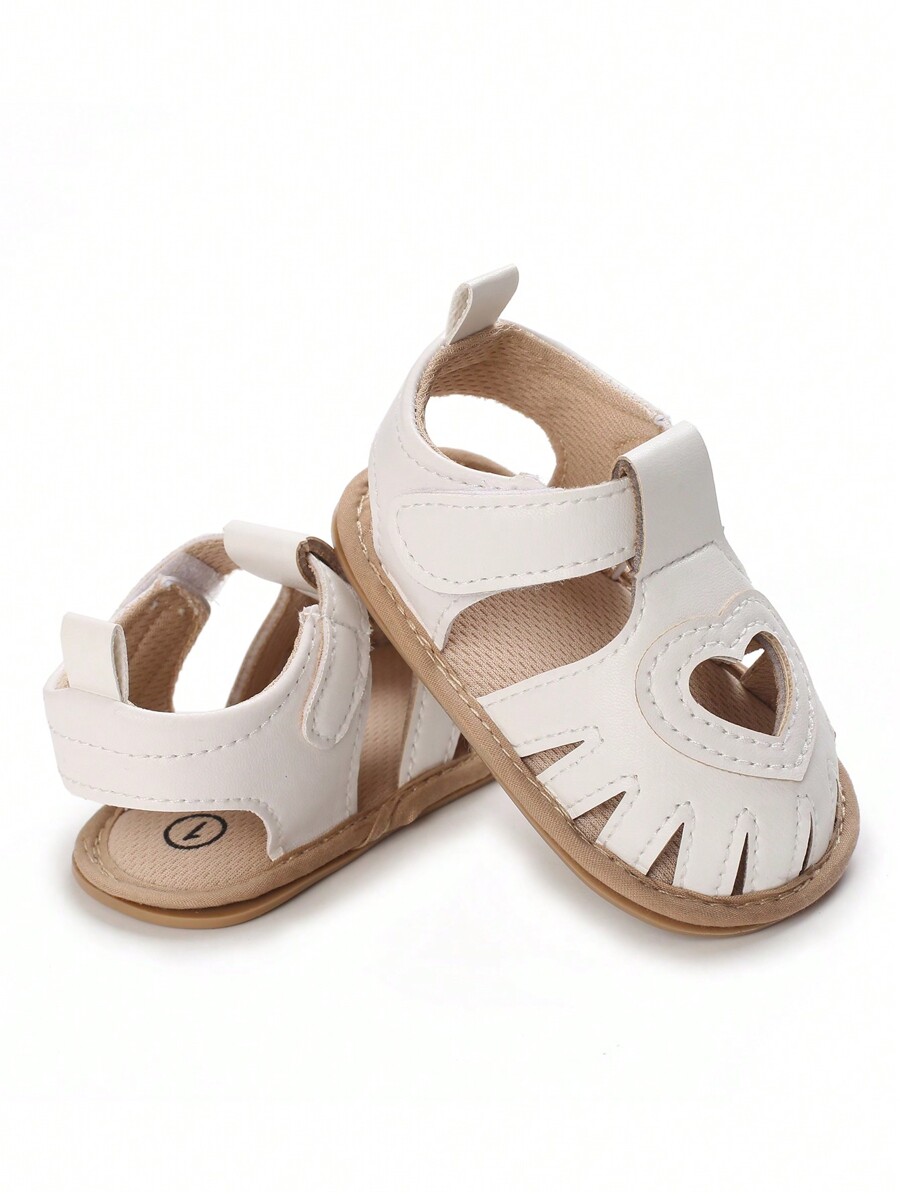 Summer New Girl's Closed Toe Flat Shoes With HeartShaped Cutout For 0