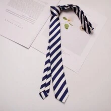 1 件男士藍色和白色條紋和印花聚酯緊身領帶,適合日常、街頭、迪斯科等。 - 藍白色 - 查看 1