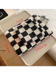 Black And White Checkered Bath Towel & Hand Towel Set - Black and White - View 3