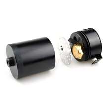 1入黑色鋁制油氣分離器,帶有2個通道,最大容量約150毫升,體積小,易於清洗,適用於大多數汽車,如本田、豐田、日產、雷克薩斯、道奇、雪佛蘭、沃爾沃等。 - 黑色 - 查看 4