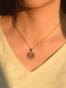 1pc Gorgeous Crystal Sunflower Pendant Necklace For Women Fashionable, Imitation Moonstone (Polar Lights Glass) Necklaces Jewelry Gift For Mom Sister Girlfriend Valentines