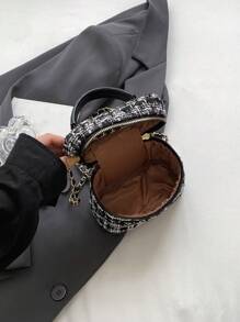 Lightweight,Business Casual Lightweight, Portable Casual, Fashion Mini Plaid Tweed Chain Bucket Bag For Girls, Women, College Students, Rookies & White-collar Workers For Fall, Winter Essential, For Work, Office, Commute, College, For Autumn & Winter, Outdoors For Teen Girls Women College Students,Rookies & White-collar Workers Perfect for Office,College,Work ,Business,Commute,Outdoors, Travel, Outings - Black and White - View 7