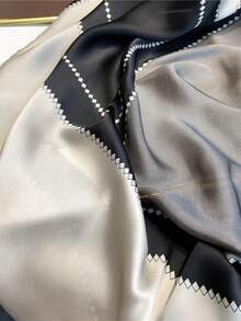 1 件女時尚印花緞面沙灘披肩圍巾,防曬,適合日常穿著 - 灰色 - 查看 5